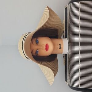 NWOT - AMAZING EXTRA LARGE BRIM TAN SUN HAT WITH BLACK ACCENT STRIPE